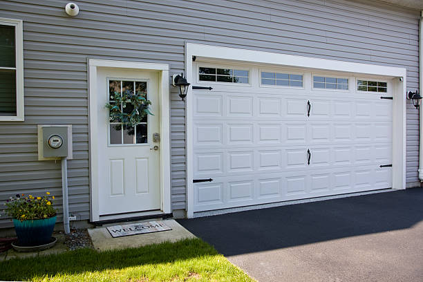 24/7 Emergency Garage Door Panel Replacement experts in North Star, DE